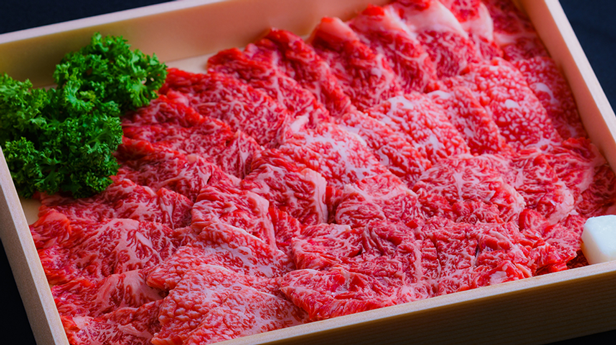 お肉のお取り寄せなら、各地のおいしいお肉が、手軽にご家庭に届く。お肉料理におすすめの調味料や、お肉を使った惣菜もご紹介
