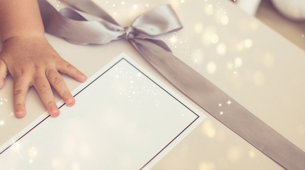 出産祝いに喜ばれる、定番のプレゼント!「女の子へ」「男の子へ」「ママやパパへ」別におすすめをご紹介