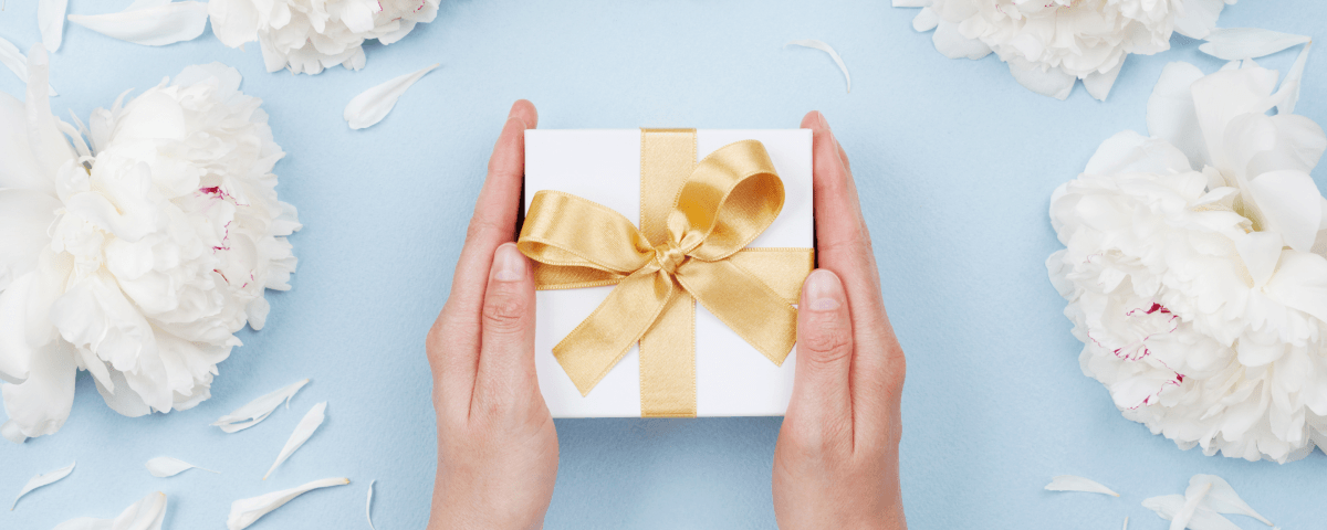 結婚祝いのお返し・結婚内祝いの「のし」のマナーを解説！表書きや名入れの書き方まで紹介