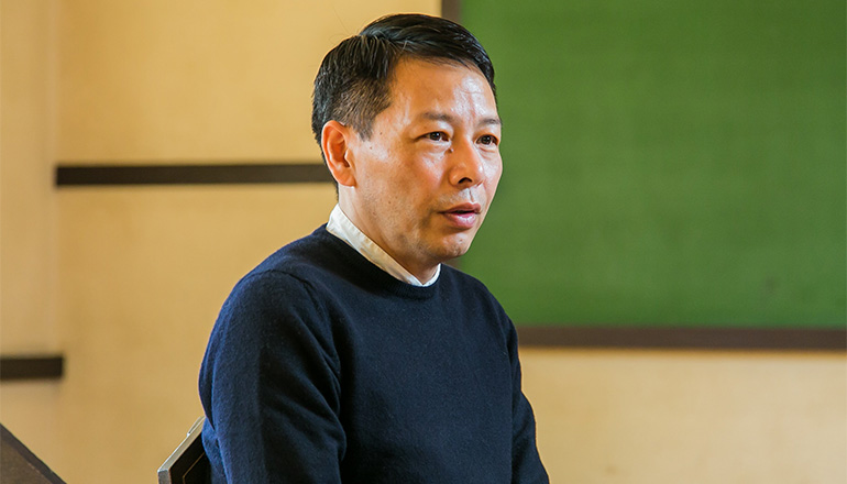 松浦弥太郎さんに伺った 贈りもののきほん 専門家のおすすめをご紹介 ストーリーを贈ろう 高島屋のギフト 高島屋オンラインストア
