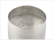 磨き屋シンジケートの金属製ビアーマグカップ