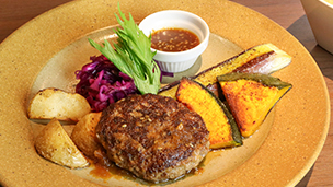 野菜を食べるハンバーグ屋さん。