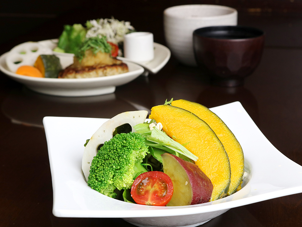 和風蓮根ハンバーグ定食 おろしポン酢