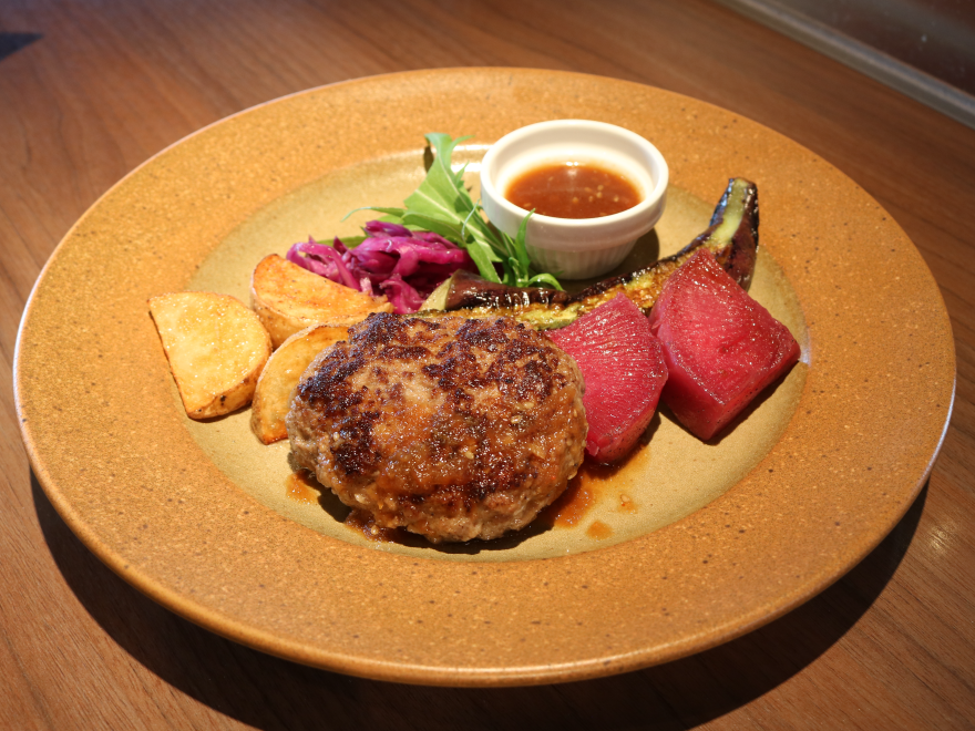 野菜を食べるハンバーグ屋さん。