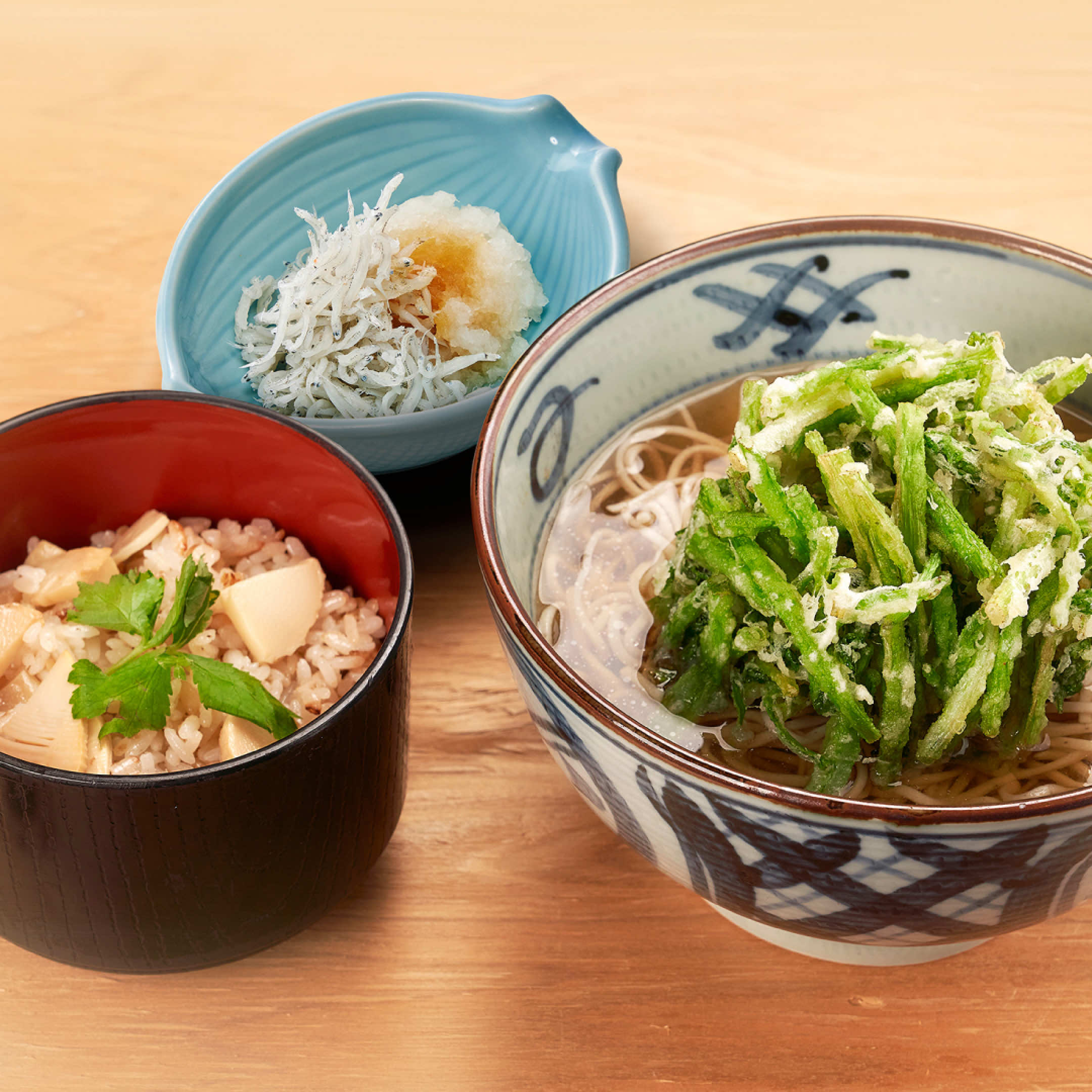 セリのかき揚げそばと筍ご飯セット