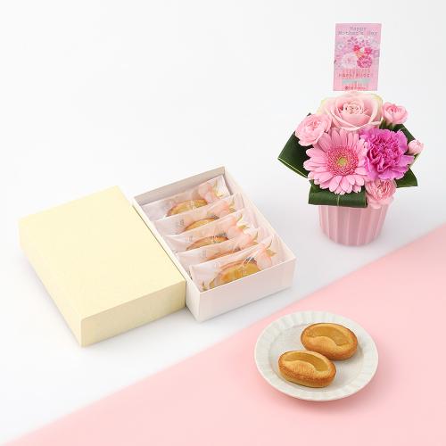 【母の日】アレンジ＆宗家源吉兆庵白桃フィナンシェ