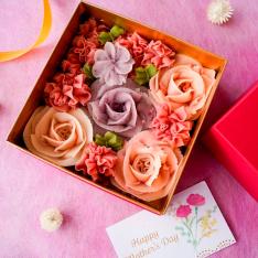 【母の日】sainaおはぎ　カーネーション＆ローズBOX メッセージカード付