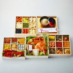 和 四段重 間人（たいざ）産松葉蟹入り（京風白味噌雑煮付）（W564）＜関西地域お届け＞385646