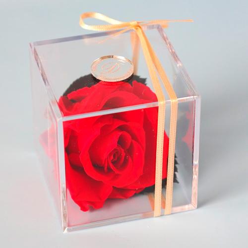 【母の日】＜デコラシオン・ド・フルール＞ルージュ・キューブ（Preserved Rose）