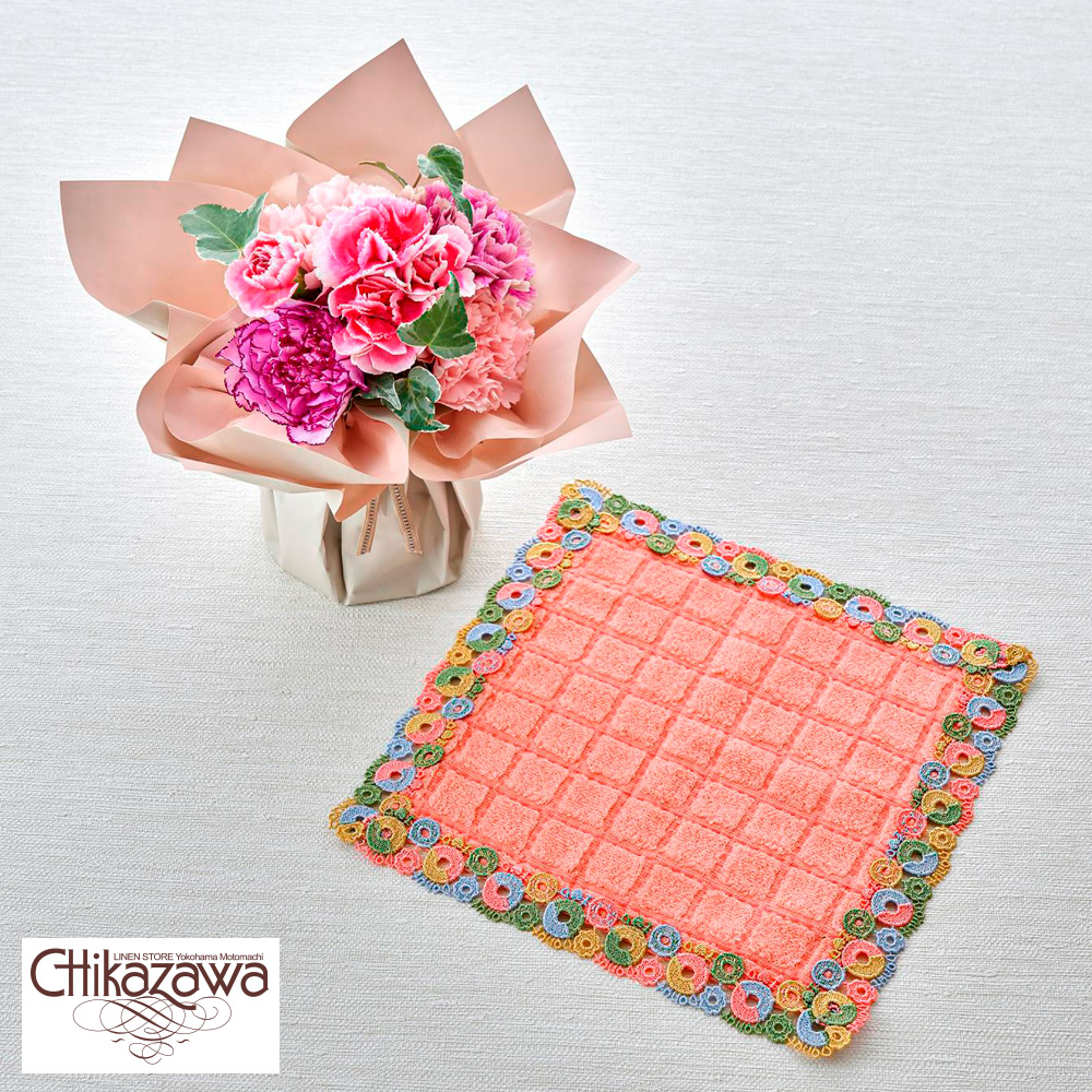 【母の日】生花　そのまま飾れるブーケ　ニュアンスカラーピンク＆＜近沢レース店＞タオルハンカチ「ドーナツ　ピンク」