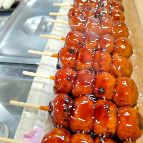 【店頭受取／日本橋店】＜まるに抱き柏＞みたらし団子（辛口）3本入【10月23日（金）午後4時30分～午後7時】