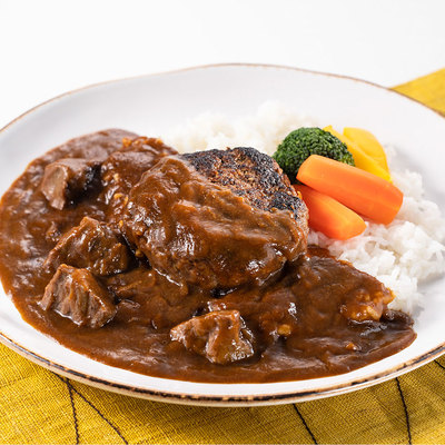 日本料理店が作る贅沢なハンバーグカレーセット