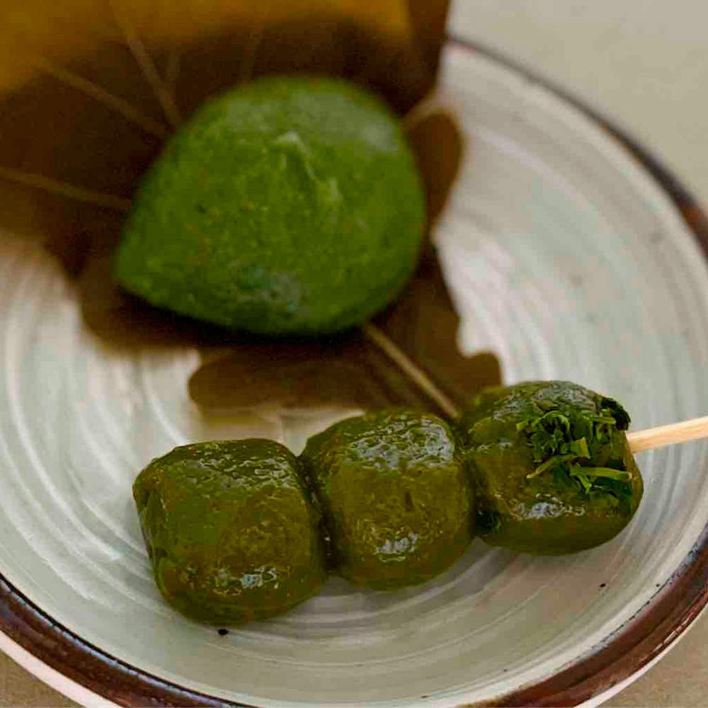 【店頭受取／玉川店】＜まるに抱き柏＞茶団子 3本入【5月9日（土）午後4時以降】