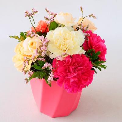 ウェディングブーケ】つぼみの芍薬にフランスリボンを添えました 