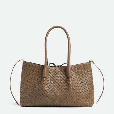 BOTTEGA VENETA（ボッテガ・ヴェネタ） | バッグ | ラグジュアリー
