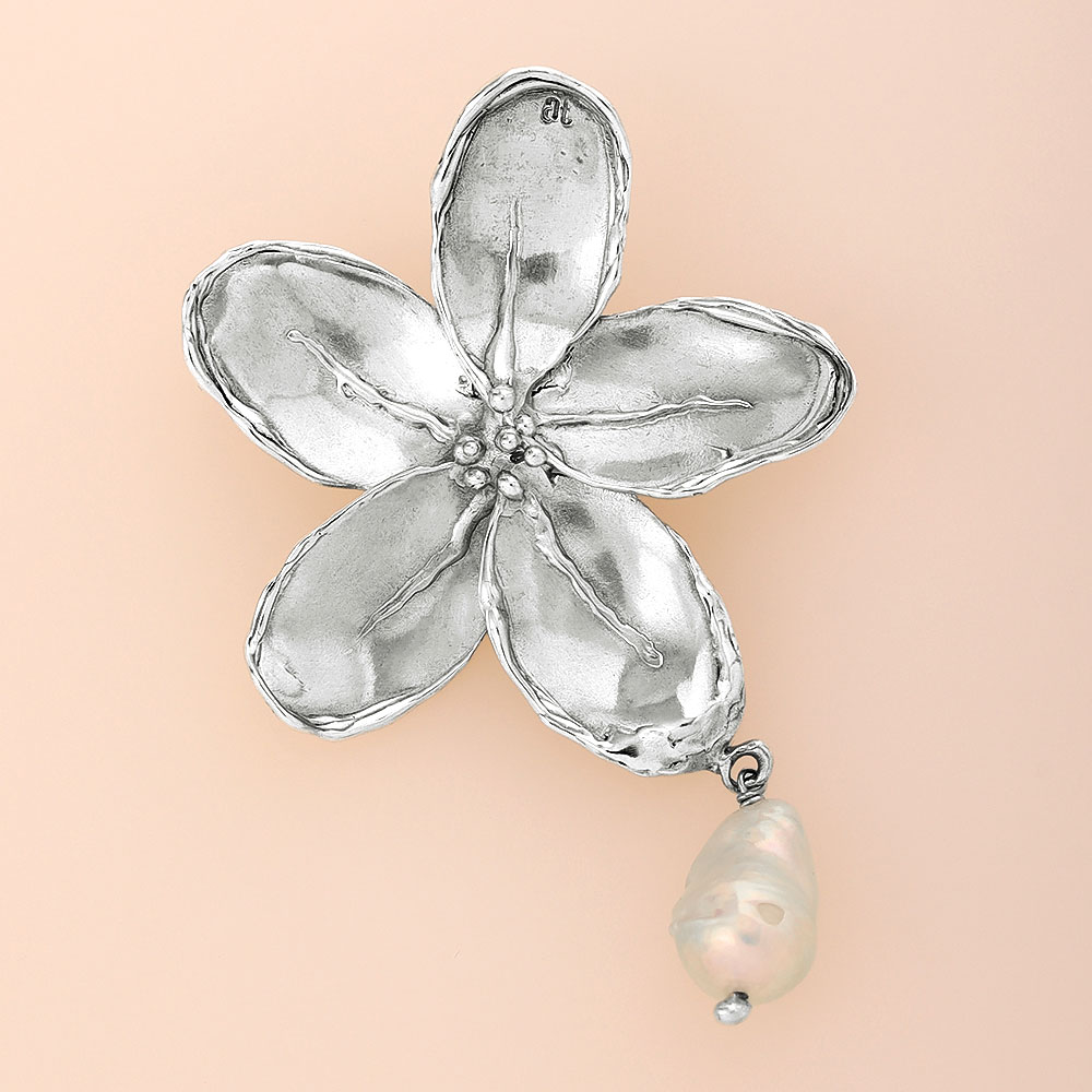 <Atelier Anna Trabert>　Blossom Broach with Pearl