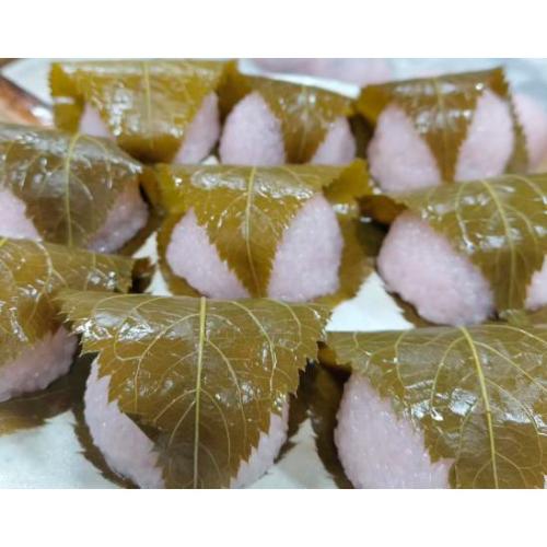 【店頭受取／横浜店】＜まるに抱き柏＞桜餅3個入【4月17日（金）午後4時30分以降】