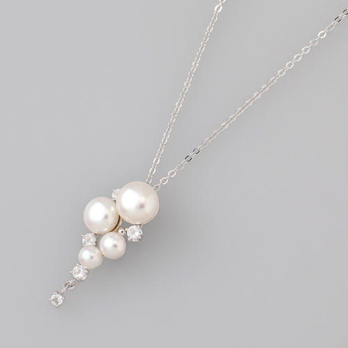 ホワイトトパーズ入りパールペンダント