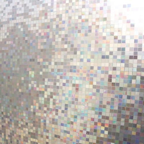 貼り付け簡単 飛散防止効果のある窓シート タイルチェック