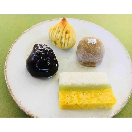 【店頭受取／新宿店】＜むらさきや＞季節の小生菓子4種10個入り【11月29日（土）午後4時30分以降】