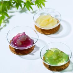 果実と蕨(わらび)のジュレ