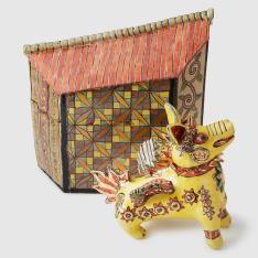 ＜滝口　和男＞都市や館の真中で守護する麒麟は一日千里を駆ける駿馬とも言い、慶賀すべき珍獣なり