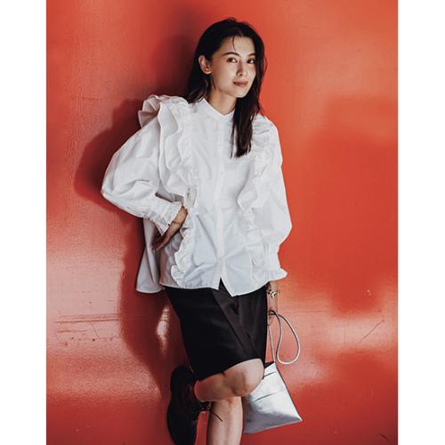 フリルブラウス