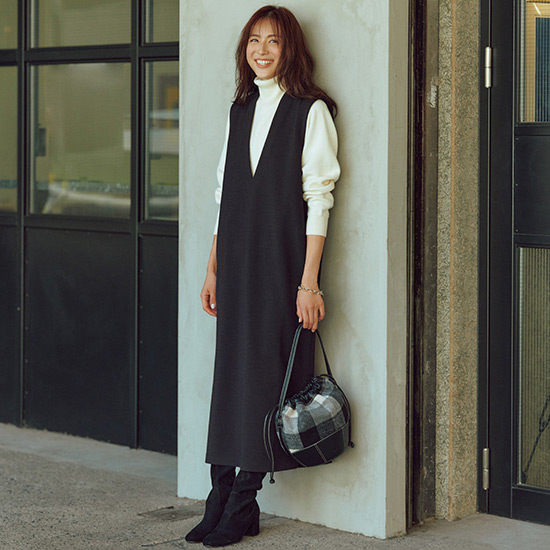 深Vネックジャンパースカート