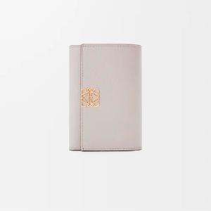 【最終お値下げ・美品】LOEWE アナグラムバーティカルウォレットスモール 超極美品 LOEWE アナグラム バーティカル ウォレット スモール｜Yahoo