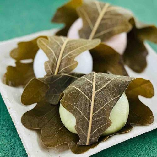 【店頭受取／日本橋店】＜中村軒＞柏餅3種3個入【4月24日（金）午後4時30分～午後7時】