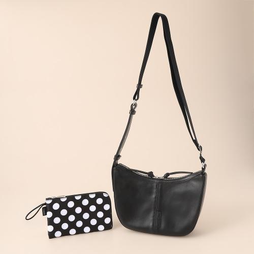 イタリアンシープレザーショルダーバッグ　マルチポーチ付き