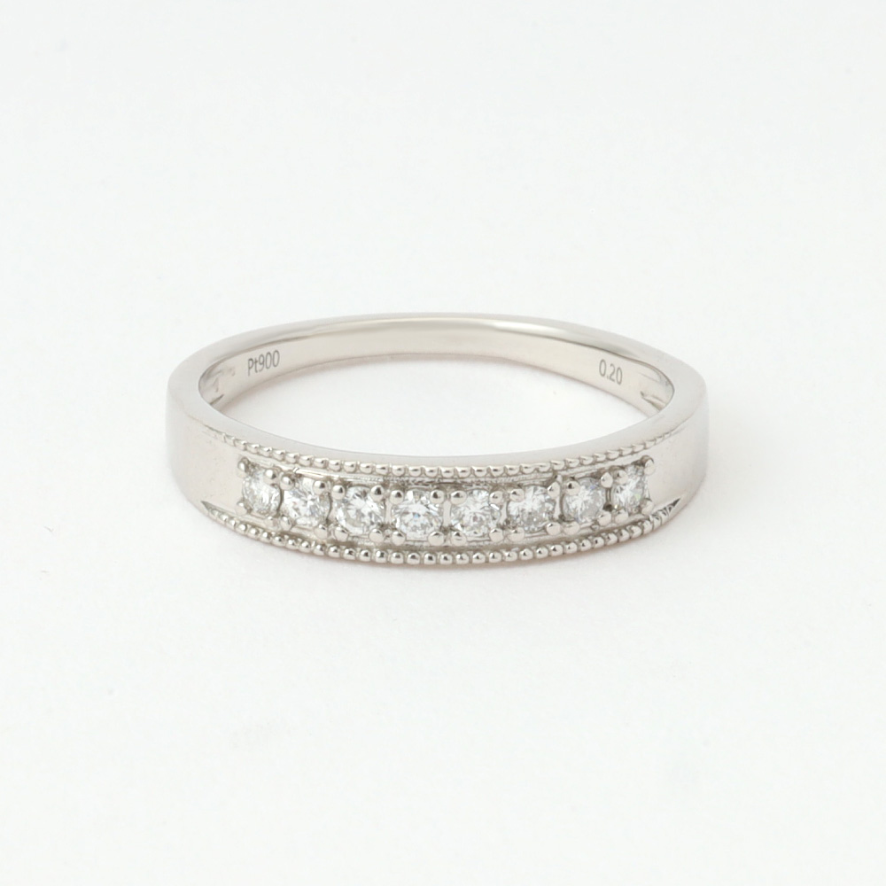 Ptダイヤ一文字リング｢エイトブリリアント｣