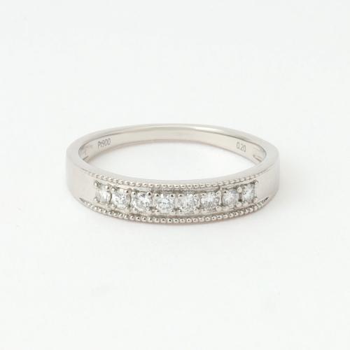 Ptダイヤ一文字リング｢エイトブリリアント｣