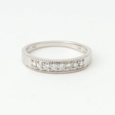 Ptダイヤ一文字リング｢エイトブリリアント｣