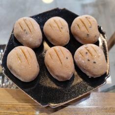 【店頭受取／日本橋店】＜まるに抱き柏＞亥の子餅 3個入【10月23日（金）午後4時30分～午後7時】
