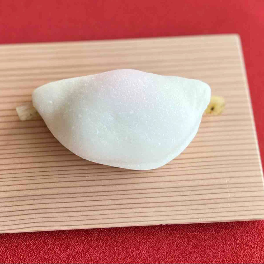 【店頭受取／新宿店】＜二條若狭屋＞花びら餅1個箱入り【12月31日（水）午後4時～午後5時30分】