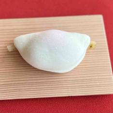 【店頭受取／新宿店】＜二條若狭屋＞花びら餅1個箱入り【12月31日（水）午後4時～午後5時30分】