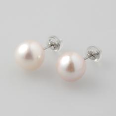 アコヤ真珠ピアス(8.5mm珠・Pt900)