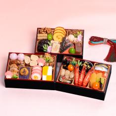 〈千賀屋〉迎春おせち料理｢金千華｣和風三段重