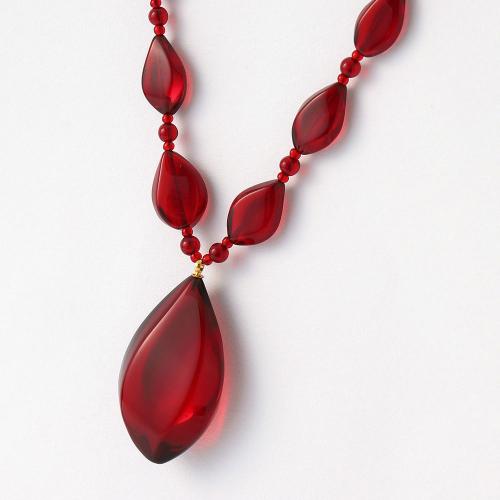 ルビーレッド琥珀ロングペンダントネックレス
