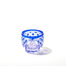 江戸切子 菊繋ぎに籠目紋 クリスタルぐい呑（ルリ）