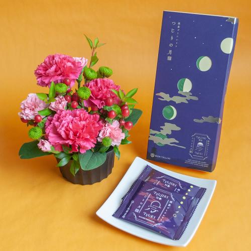 【敬老の日】生花アレンジメント 花紬（hana tsumugi）＆祇園辻利「抹茶ゴーフレットつじりの月」セット