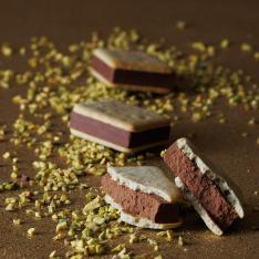 ウィークエンドピスタチオ（4個入）×2箱セット