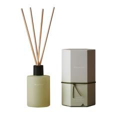 リードディフューザー　マンダリン＆シダーウッド