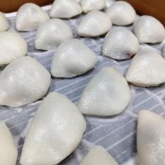 【店頭受取／日本橋店】＜まるに抱き柏＞柏餅3種3個入【4月24日（金）午後4時30分～午後7時】