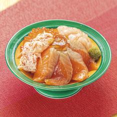 ＜美飾遊膳＞ふくいサーモン入り海鮮丼の具