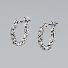 K18WGダイヤエタニティピアス