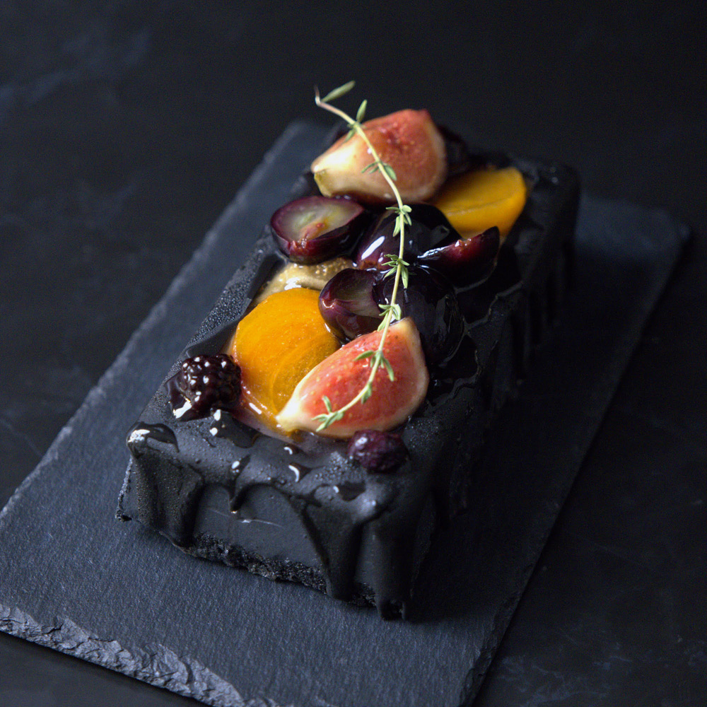 秋果実のブラックチーズケーキ