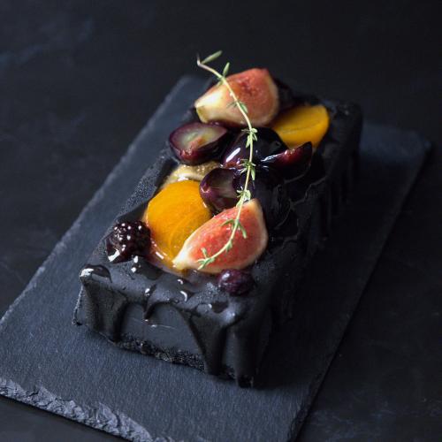 秋果実のブラックチーズケーキ