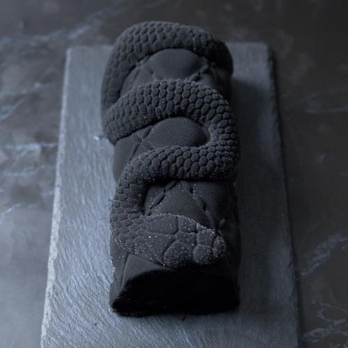 漆黒の蛇のショコラケーキ